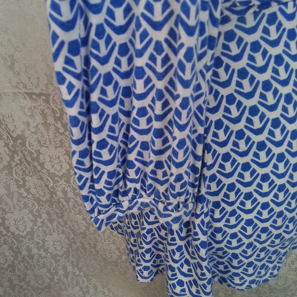 Banana Republic blue and white design long sleeved V neck top   S - Picture 5 of 7